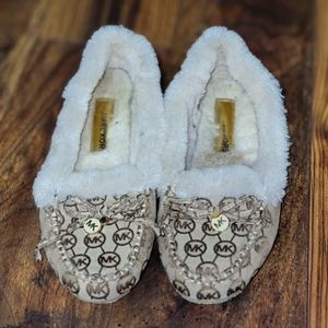 MK slippers
